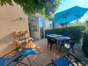 Apt RDC avec accès direct plage, grande terrasse, cuisine équipée, PARKING - FR-1-326-837